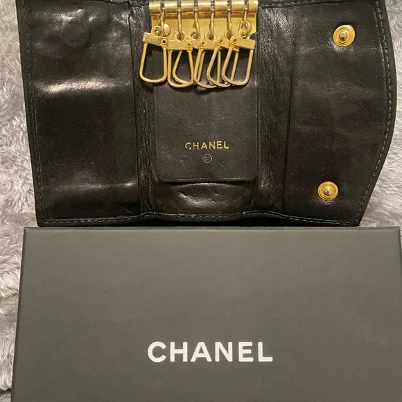 RARE CHANEL 6 key holder - Picture 13 of 15